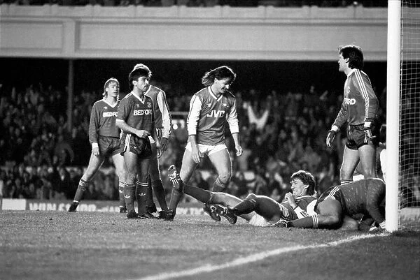Arsenal 3 v. Luton 0. Division One Football. December 1986 LF21-22-032