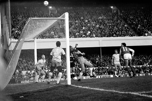 Arsenal 3 v. Manchester City 0. Division One Football. November 1986 LF21-06-035