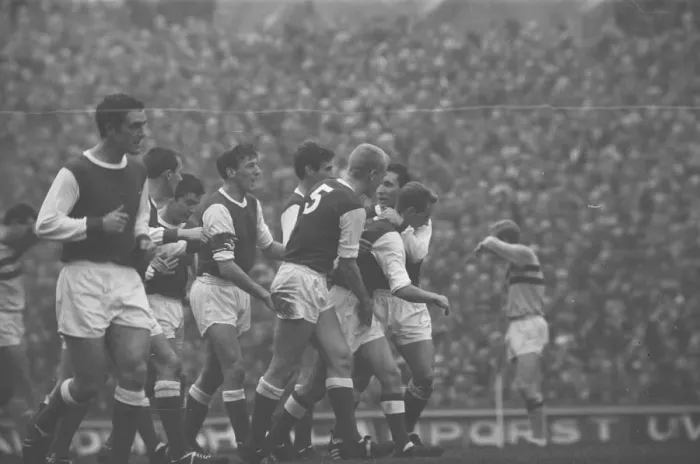 Framed Print : Arsenal 3 v West Ham United 3. Old League Division one at Highbury Stadium Framed Print : Arsenal 3 v West Ham United 3. Old League Division one at Highbury Stadium