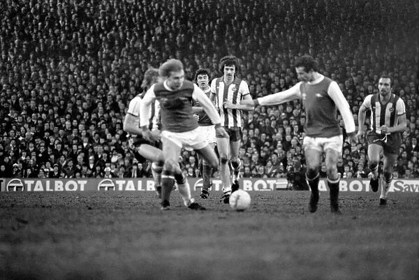 Arsenal v. Brighton and Hove Albion. Division 1 football. January 1980 LF01-10-005