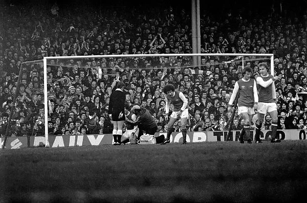 Arsenal v. Brighton and Hove Albion. Division 1 football. January 1980 LF01-10-034