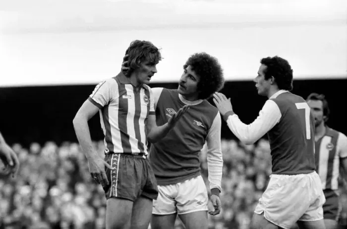 Framed Print : Arsenal v. Brighton and Hove Albion. Division 1 football. January 1980 LF01-10-080 Framed Print : Arsenal v. Brighton and Hove Albion. Division 1 football. January 1980 LF01-10-080