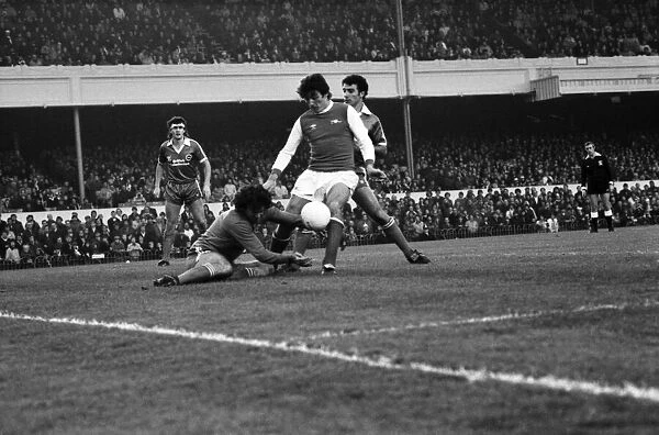 Arsenal v. Brighton and Hove Albion. November 1980 LF05-05-014 Football Division