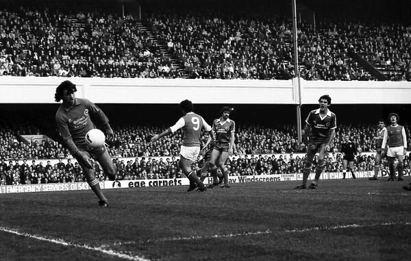 Arsenal v. Brighton and Hove Albion. November 1980 LF05-05-009 Football Division