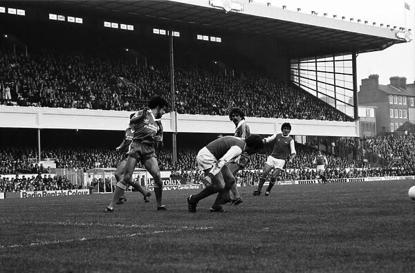 Arsenal v. Brighton and Hove Albion. November 1980 LF05-05-002 Football Division