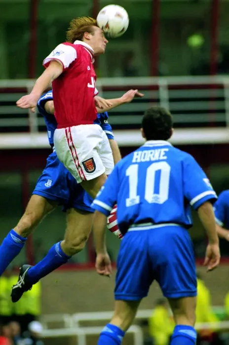 Framed Print : Arsenal v Everton - January 1995 John Hartson in Action 14 / 01 / 1995 Framed Print : Arsenal v Everton - January 1995 John Hartson in Action 14 / 01 / 1995