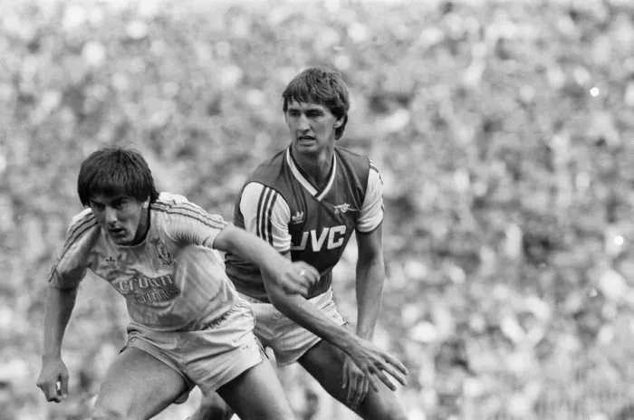 Framed Print : Arsenal v Liverpool Division One Football 15th August 1987 Peter Beardsley tries to