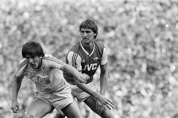 Arsenal v Liverpool Division One Football 15th August 1987 Peter Beardsley tries to