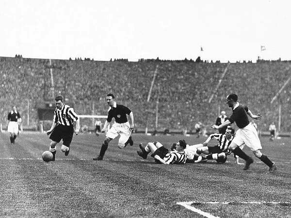 Arsenal v Newcastle during FA cup final 1932. Goalmouth action