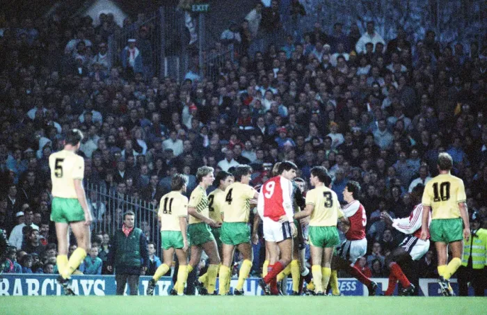 Framed Print : Arsenal v Norwich City, League match at Highbury, Saturday 4th November 1989 Framed Print : Arsenal v Norwich City, League match at Highbury, Saturday 4th November 1989