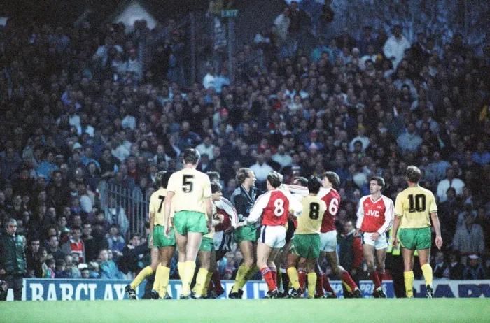 Framed Print : Arsenal v Norwich City, League match at Highbury, Saturday 4th November 1989 Framed Print : Arsenal v Norwich City, League match at Highbury, Saturday 4th November 1989