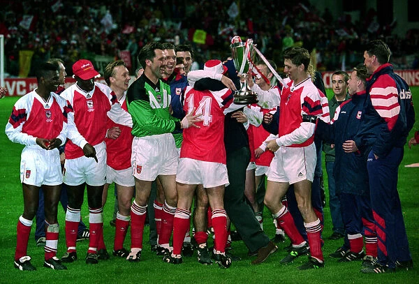 Arsenal v Parma - European Cup Winners Cup 1994 Team  /  Group Photo celebrating