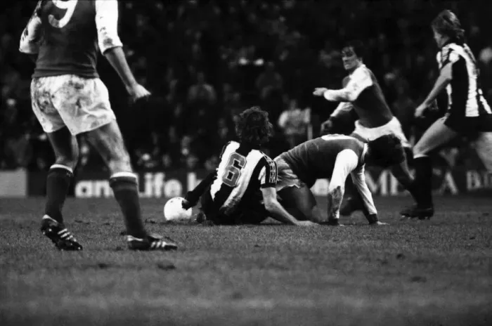 Framed Print : Arsenal v. West Bromwich Albion. November 1980 LF05-15-036 The final score was a two all Framed Print : Arsenal v. West Bromwich Albion. November 1980 LF05-15-036 The final score was a two all