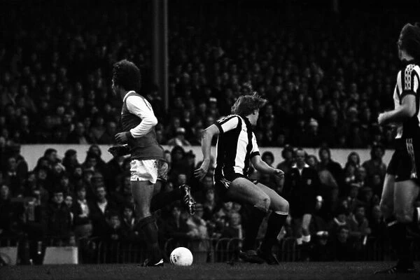 Arsenal v. West Bromwich Albion. November 1980 LF05-15-060 The final score was a two all