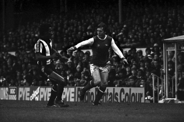 Arsenal v. West Bromwich Albion. November 1980 LF05-15-098 The final score was a two all
