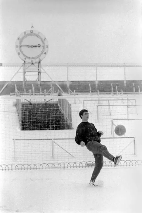 Framed Print : Arsenals transfer lister forward, Bobby Gould, who was to have played for Arsenal Framed Print : Arsenals transfer lister forward, Bobby Gould, who was to have played for Arsenal