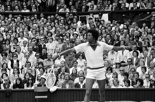 Arthur Ashe playing against Jimmy Connors in the Wimbledon Gentlemens Singles final