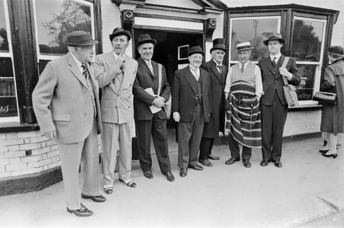 Framed Print : Arthur Lowe (centre) as Captain Mainwaring during the filming of the Dad Framed Print : Arthur Lowe (centre) as Captain Mainwaring during the filming of the Dad