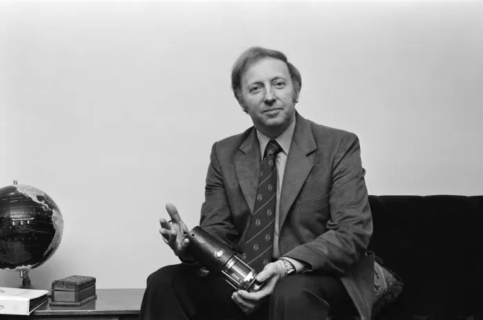 Framed Print : Arthur Scargill at home near Barnsley, Yorkshire. Arthur holds one of his treasured