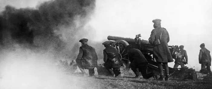Framed Print : Artillery seen here in action shelling Austrian and Bulgarian positions from Salonika Framed Print : Artillery seen here in action shelling Austrian and Bulgarian positions from Salonika