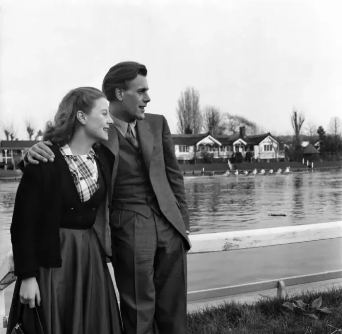 Framed Print : Artist couple Richard and Pat Larter by the lake in the local park Framed Print : Artist couple Richard and Pat Larter by the lake in the local park