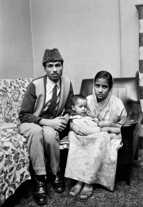 Framed Print : An Asian family living in London. December 1969 Z12417-002 Framed Print : An Asian family living in London. December 1969 Z12417-002