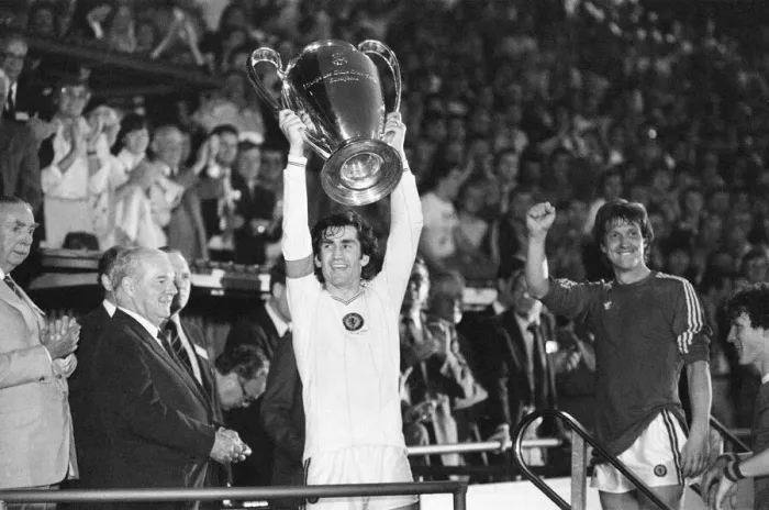 Framed Print : Aston Villa 1-0 Bayern Munich, European Cup Final match at the De Kuip, Rotterdam Framed Print : Aston Villa 1-0 Bayern Munich, European Cup Final match at the De Kuip, Rotterdam