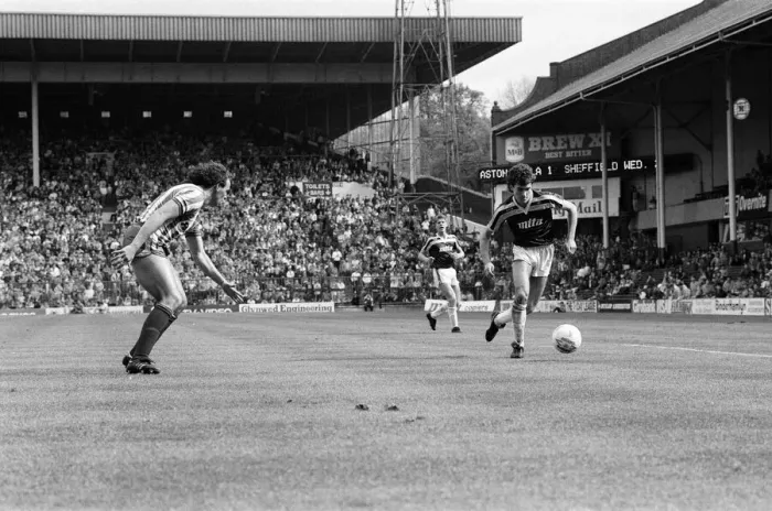 Framed Print : Aston Villa 1 - 2 Sheffield Wednesday First Division match held at Villa Park