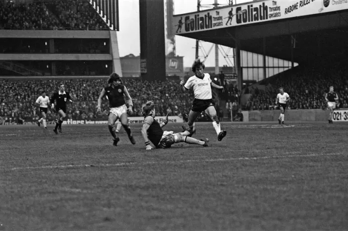 Framed Print : Aston Villa 1-3 Liverpool, Division One match held at Villa Park. 8th December 1979 Framed Print : Aston Villa 1-3 Liverpool, Division One match held at Villa Park. 8th December 1979