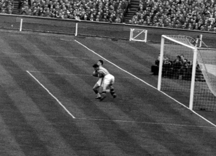 Framed Print : Aston Villa 2-1 Manchester United, FA Cup Final 1957, Wembley Stadium Framed Print : Aston Villa 2-1 Manchester United, FA Cup Final 1957, Wembley Stadium