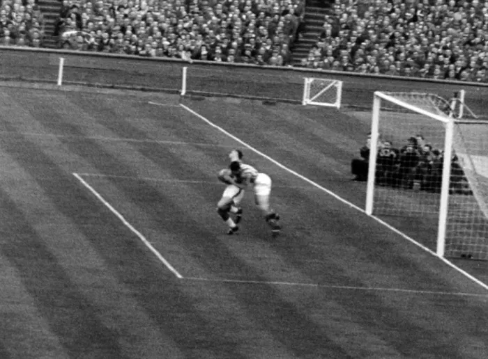 Framed Print : Aston Villa 2-1 Manchester United, FA Cup Final 1957, Wembley Stadium Framed Print : Aston Villa 2-1 Manchester United, FA Cup Final 1957, Wembley Stadium