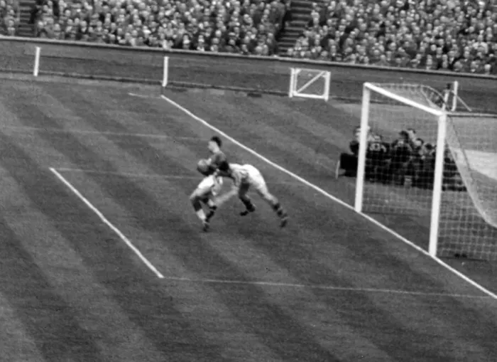 Framed Print : Aston Villa 2-1 Manchester United, FA Cup Final 1957, Wembley Stadium Framed Print : Aston Villa 2-1 Manchester United, FA Cup Final 1957, Wembley Stadium