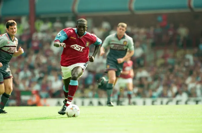 Framed Print : Aston Villa 3 -1 Manchester United Premiership match held at Villa Park. 19th August 1995 Framed Print : Aston Villa 3 -1 Manchester United Premiership match held at Villa Park. 19th August 1995