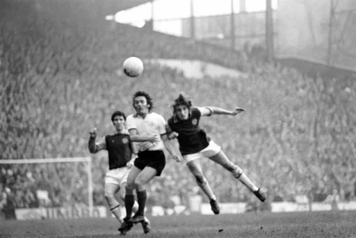 Framed Print : Aston Villa F. C. vs. Manchester United F. C. February 1975 75-01050-001