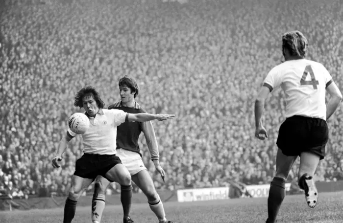 Framed Print : Aston Villa F. C. vs. Manchester United F. C. February 1975 75-01050-015 Framed Print : Aston Villa F. C. vs. Manchester United F. C. February 1975 75-01050-015