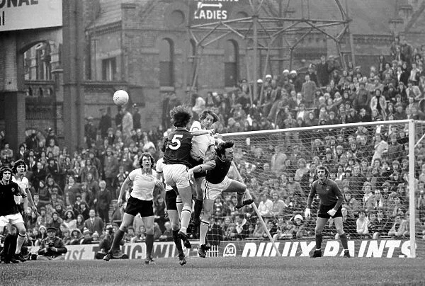 Aston Villa F. C. vs. Manchester United F. C. February 1975 75-01050-018