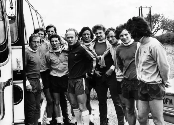 Framed Print : Aston Villa Manager Ron Saunders, kitted out in training gear