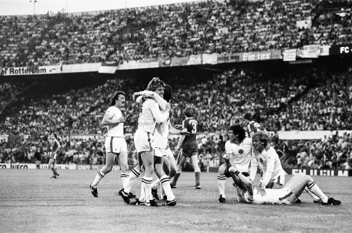 Framed Print : Aston Villa v Bayern Munich European Cup Final at the De Kuip Stadium in Rotterdam Framed Print : Aston Villa v Bayern Munich European Cup Final at the De Kuip Stadium in Rotterdam