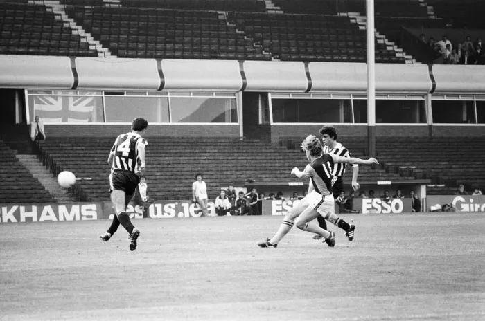 Framed Print : Aston Villa v Besiktas European Cup match at Villa Park, 15th September 1982 Framed Print : Aston Villa v Besiktas European Cup match at Villa Park, 15th September 1982