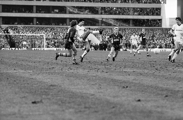 Aston Villa v. Manchester United. March 1984 MF14-16-020 Final Score was a three