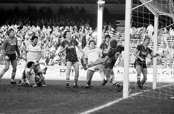 Aston Villa v. Manchester United. March 1984 MF14-16-024 Final Score was a three nil