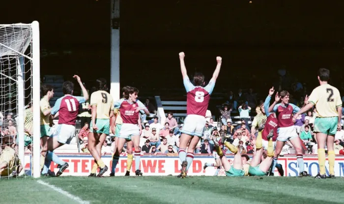 Framed Print : Aston Villa v Norwich City, league match at Villa Park April 1990 Framed Print : Aston Villa v Norwich City, league match at Villa Park April 1990