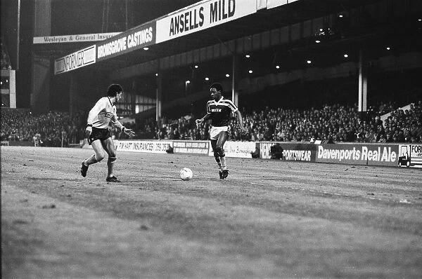 Aston Villa v Oxford United League Cup semi final 1st leg match at Villa Park March 1986