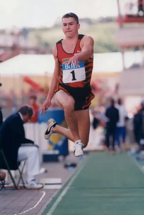 Framed Print : Athlete Jonathan Edwards Jonathan Edwards competes in the Triple Jump Framed Print : Athlete Jonathan Edwards Jonathan Edwards competes in the Triple Jump