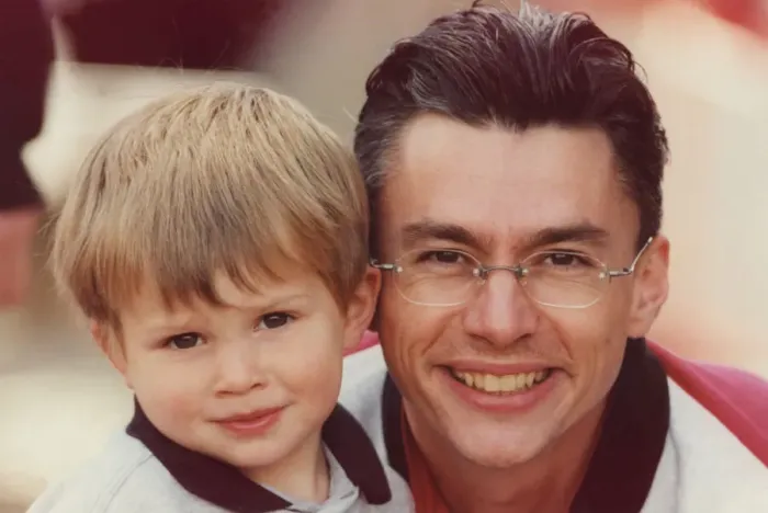 Framed Print : Athlete Jonathan Edwards Jonathan Edwards with his son Nathan 18 July 1998 Framed Print : Athlete Jonathan Edwards Jonathan Edwards with his son Nathan 18 July 1998