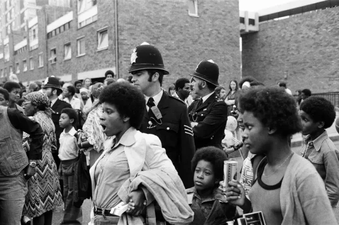 Framed Print : Atmosphere at the Notting Hill Carnival. 29th August 1976 Framed Print : Atmosphere at the Notting Hill Carnival. 29th August 1976
