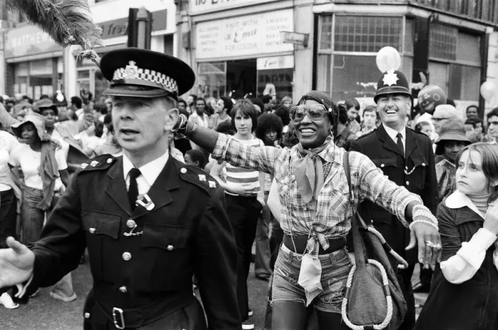 Framed Print : Atmosphere at the Notting Hill Carnival. 29th August 1976 Framed Print : Atmosphere at the Notting Hill Carnival. 29th August 1976
