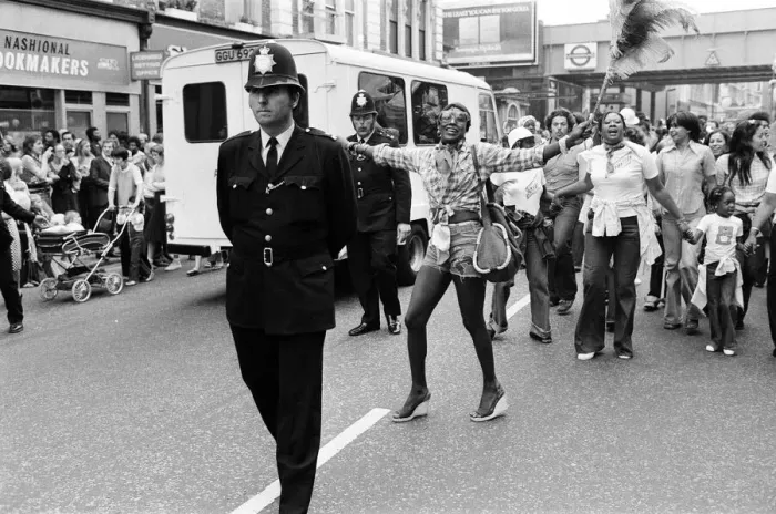 Framed Print : Atmosphere at the Notting Hill Carnival. 29th August 1976 Framed Print : Atmosphere at the Notting Hill Carnival. 29th August 1976