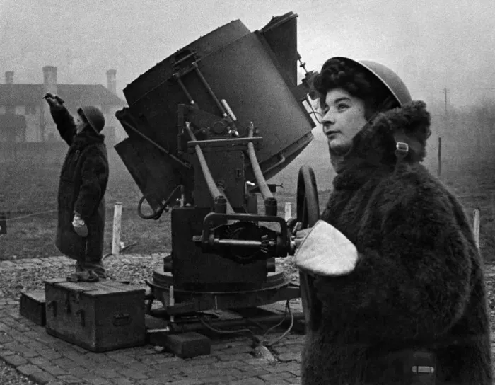 Framed Print : ATS girl on the searchlights seen here wearing for coats. March 1943 P010292 Framed Print : ATS girl on the searchlights seen here wearing for coats. March 1943 P010292