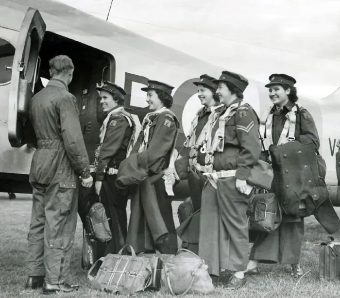 Framed Print : ATS Girls of the Castle bromwich detachmentof 845 control leave by air to an Framed Print : ATS Girls of the Castle bromwich detachmentof 845 control leave by air to an